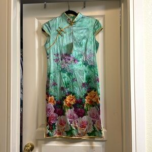 Chinese dress never worn bought from china - silk